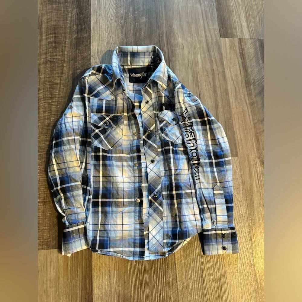 Boys wrangler button down shirt